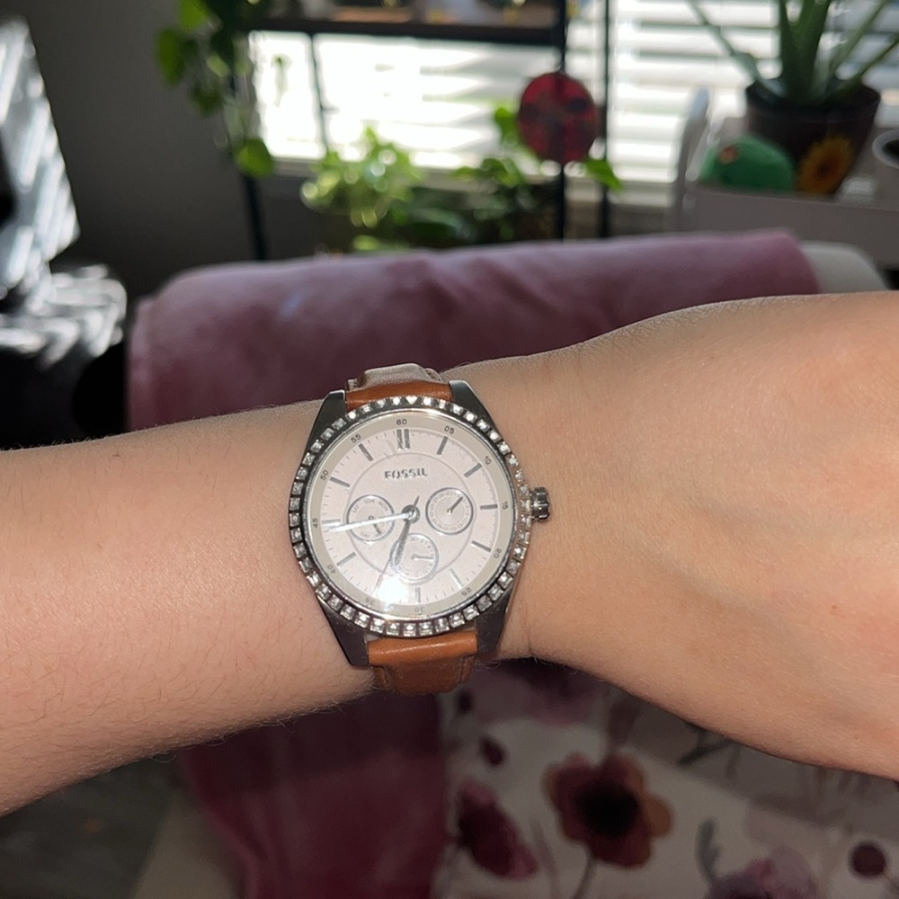 Fossil Classic Tan Leather and White Face Women’s Watch EUC - Picture 4 of 6